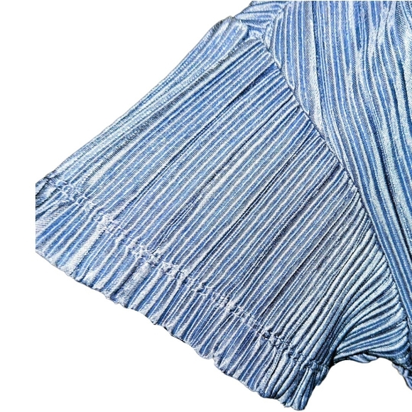 Marc New York S/M Steel Blue Micro Pleated Short Sleeve Subtle Sheen Top - Picture 5 of 12